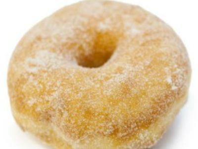 RAISED SUGAR
We're going back to basics with this one. Starting with a fluffy ring, we sprinkled fine sugar over it. It's the perfect middle ground between a plain and the glazed; not too sweet but not too basic.